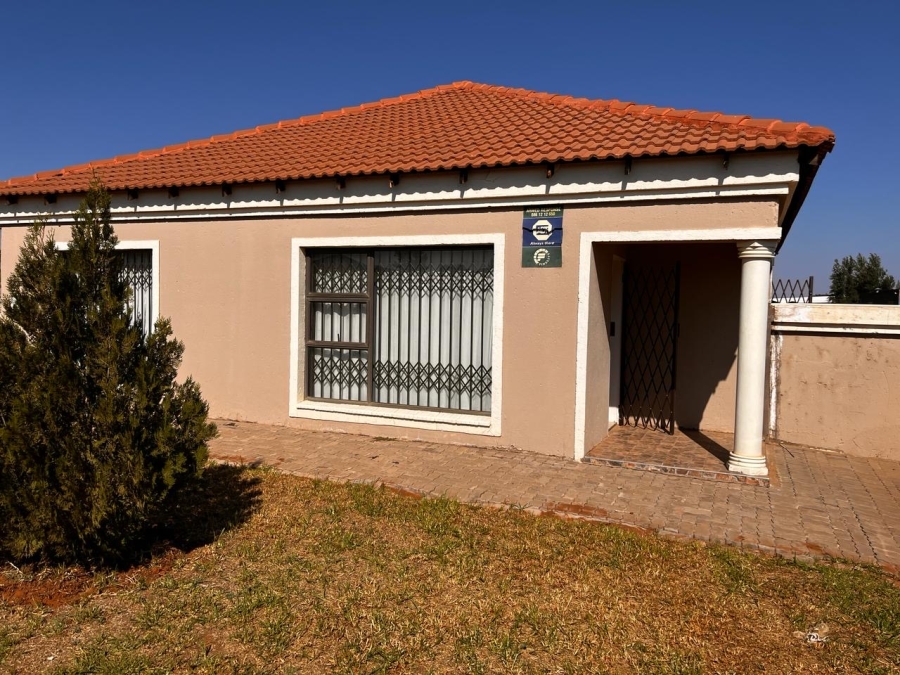 3 Bedroom Property for Sale in Kimdustria Northern Cape